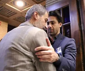 وقتی فرهاد مجیدی با رئیس‌جمهور بازی می‌کند مملکت خوب است؟