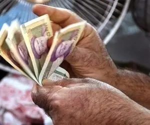 فاصله بین حداقل دستمزد و معیشت کارگران کی پر می شود؟