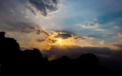 هشدار اشعه فرابنفش در تهران؛ از خانه خارج نشوید