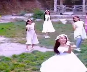 آواز محلی؛ رقص فرشته ای چندتا دختر کوچولو طوری که آدم فکر میکنه تو بهشتن نه زمین