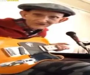 آواز احساسی؛ پیرمرد رو میبینی میگی از کار افتاده اس ولی چنان خوند از صدتا جوون بهتر