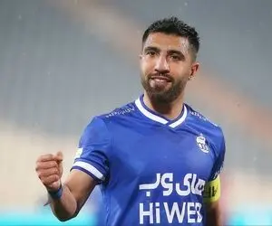 فرشید اسماعیلی مدیر استقلال و فرهاد مجیدی را با خاک یکسان کرد!