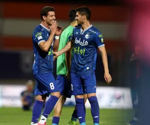 مذاکرات هافبک استقلال با باشگاه برای جدایی توافقی