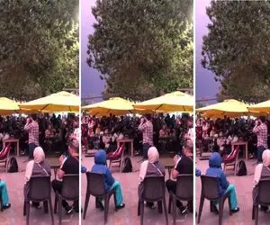 آواز خیابانی؛ این آقا بین کلی آدم که جای سوزن انداختنم نیست گل عشق رو تو رعدوبرق میخونه