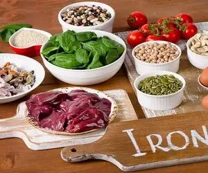 چه طور با کمبود آهن مبارزه کنیم؟ هفت ماده غذایی غنی از آهن