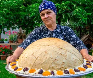 غذای روستای ؛ شاه پلو با مرغ طعام لذیذی که تو ییلاق های آذربایجان ملوکانه پخت میشه