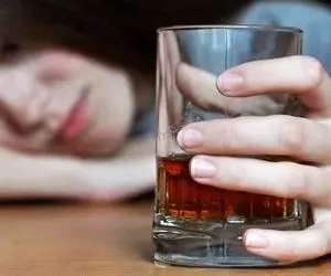 همخوابی نوعروسی مشهدی با معتادان فقط برای مشروب!