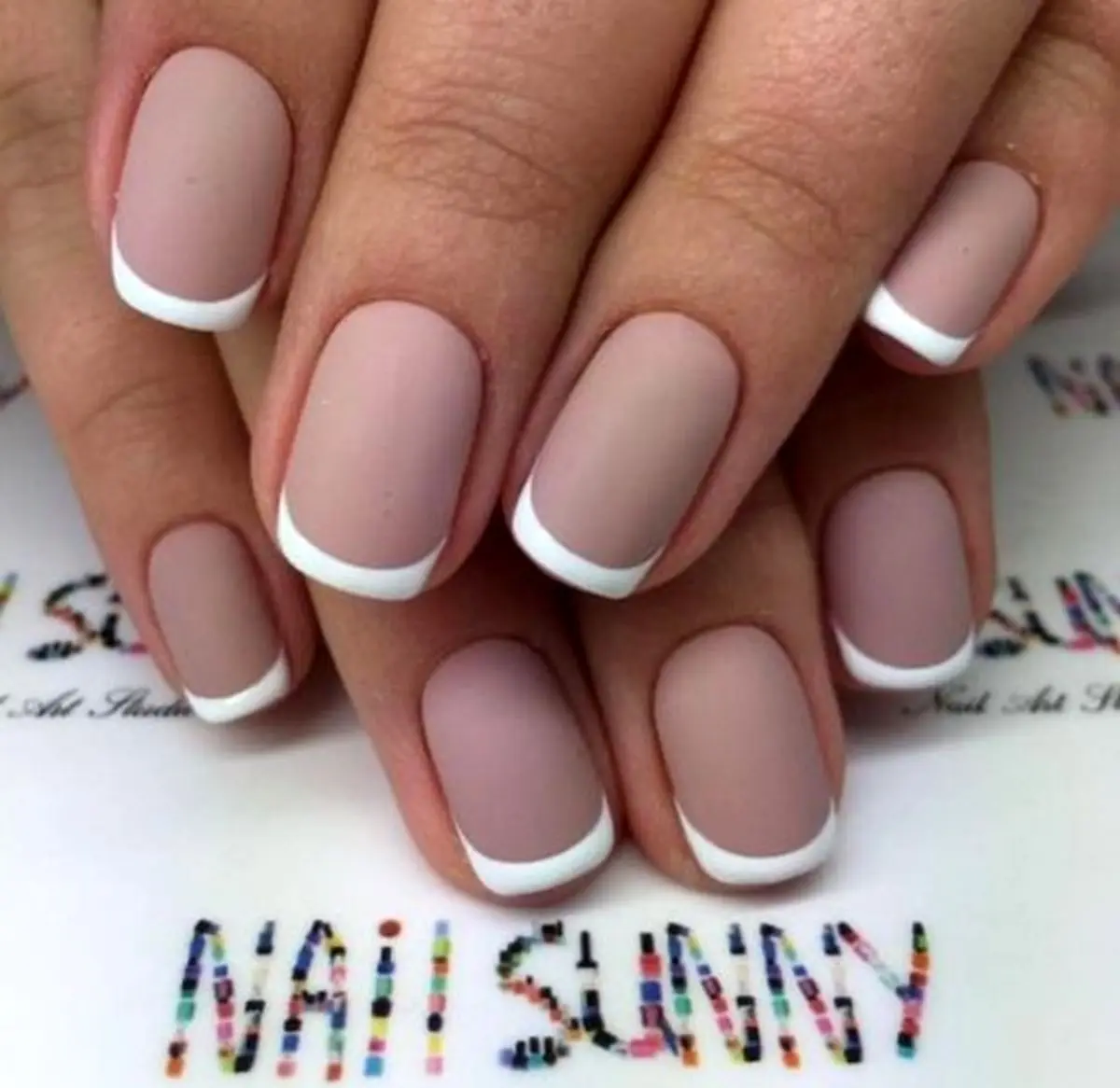 white-french-bridal-nail-model-17