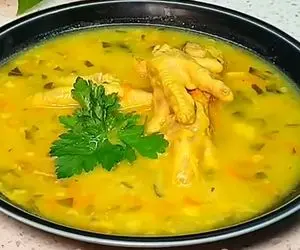 آموزش آشپزی؛ نحوه پخت و عصاره گیری پای مرغ بدون اینکه بو بده