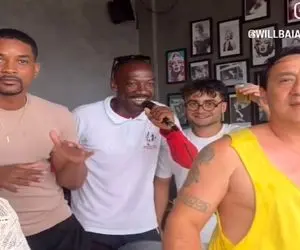 آواز شاد؛ برا جکی چان و بازیگرای هالیوود آهنگ فارسی گذاشتن جکی اومده وسط میلرزونه