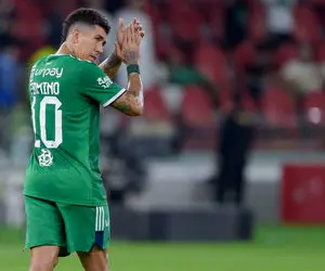 فوق ستاره الاهلی بای با استقلال را از دست داد