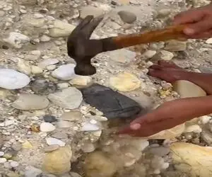 معماری طبیعت؛ مرد سیاه سوخته خوش شانس بین یه عالمه سنگ یکیو پیدا کرد که پولدارش کرد