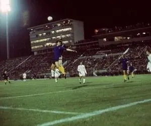 جام قهرمانی چلسی در دست گارد ویژه