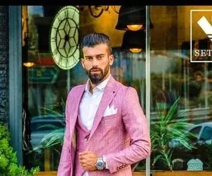 (عکس) رامین رضاییان در آغوش دختر شیک و جذاب