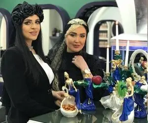 (عکس) خانم بازیگر با کفش سیندرلایی لب استخر