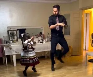 آواز محلی؛ این دختربچه پنج ساله از استادش بهتر بجنوردی پایکوبی حرفه ای میره