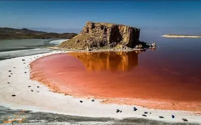 وضعیت بحرانی دریاچه ارومیه؛ بخش بزرگی از دریاچه امسال از دست می رود