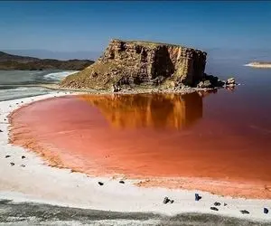 وضعیت بحرانی دریاچه ارومیه؛ بخش بزرگی از دریاچه امسال از دست می رود