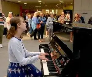 (ویدئو) پیانو نوازی دختر نابینا همه را به گریه انداخت 