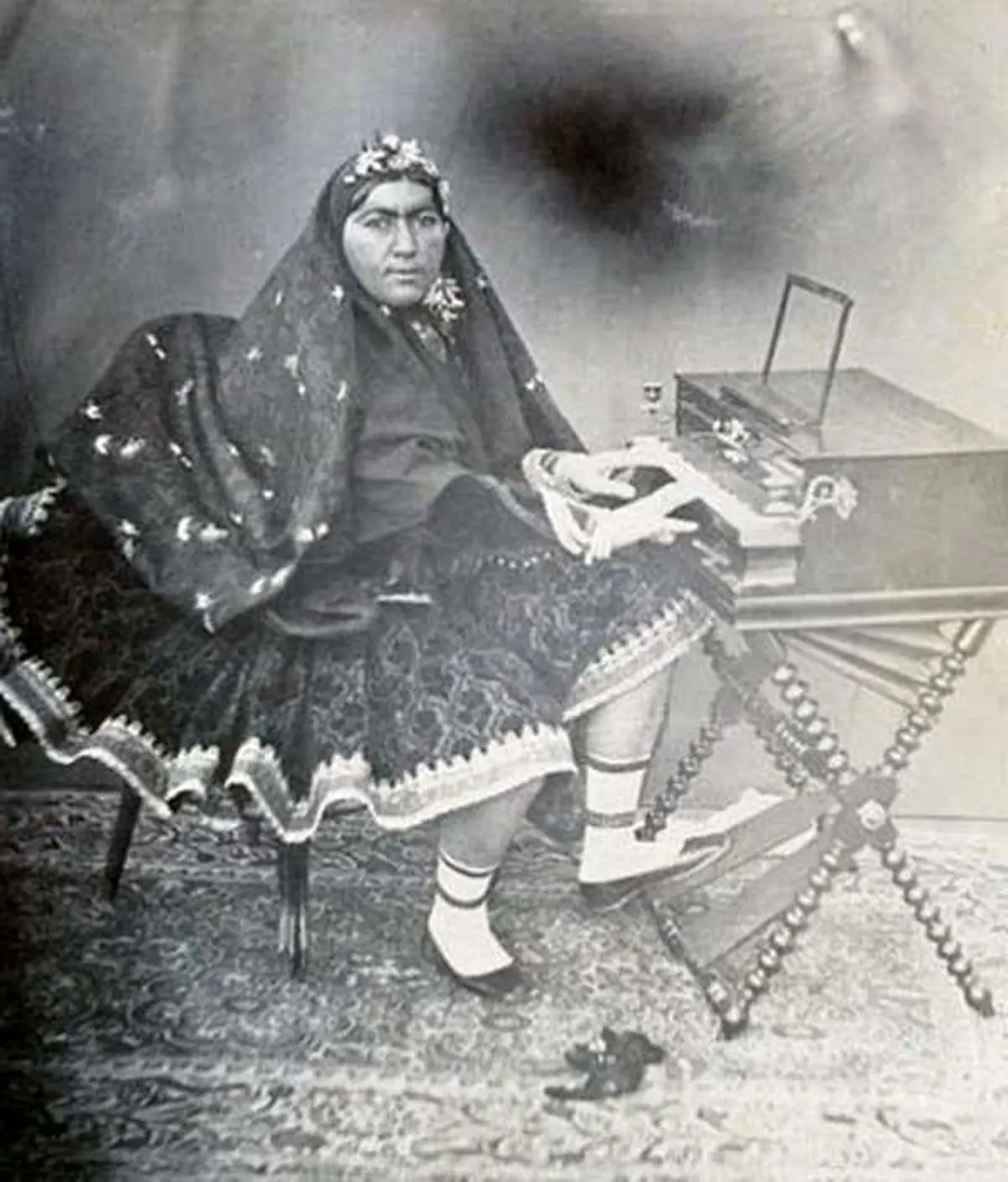 سوغات فرنگ ناصرالدین شاه و لباس باله 