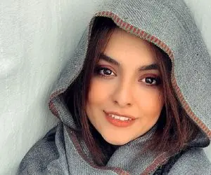 دنیا مدنی با گربه اش چه میکند! + عکس های جنجالی