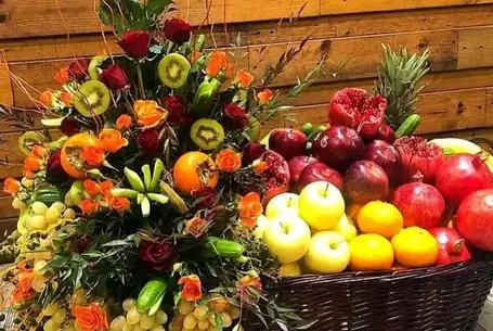 چیدمان یلدایی؛ ایده‌ای شیک و متفاوت برای تزئین میز شب یلدا