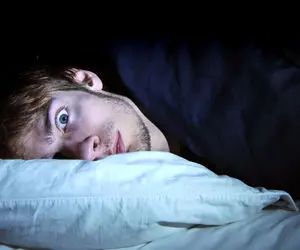 چگونه بی خوابی را درمان کنیم؟
