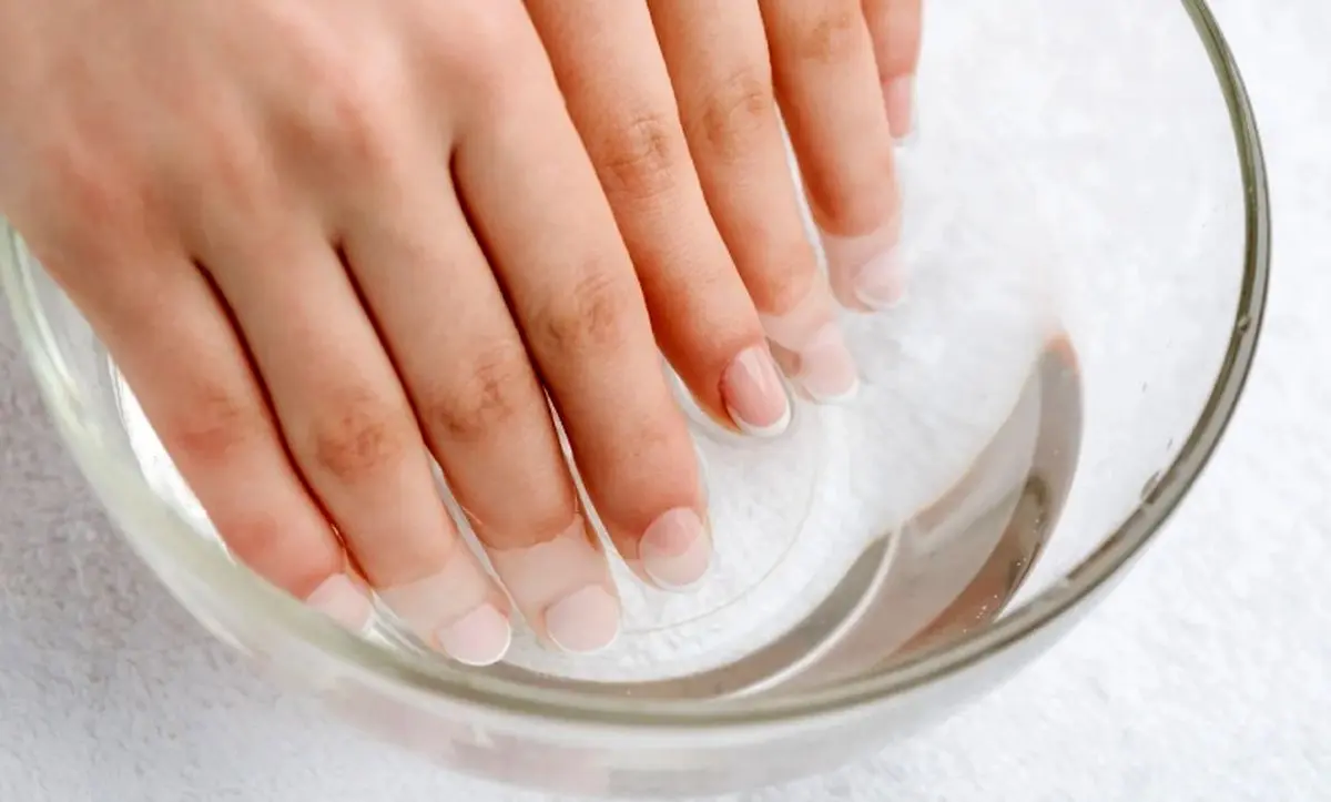 Remove-acrylic-nails-at-home-5-1