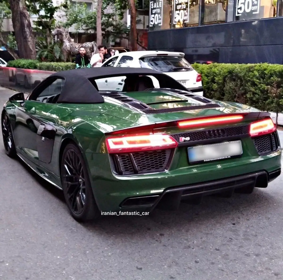 1573458_158