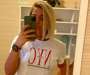 ویدیو لو رفته از حرکات موزون و نامتعارف ریحانه پارسا