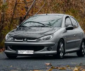 پژو ۲۰۶ مدل ۸۴، ۳۵۰ میلیون! خودروهای قدیمی چطور اینقدر گران شدند؟