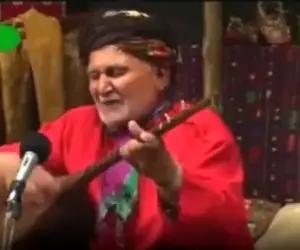 آواز محلی؛ خدا بیامرز سهراب محمدی با سربند خاص چه آهنگ روح لمس کنی خوند میبرتت اغماء