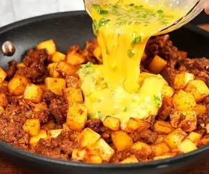 آموزش آشپزی؛  تخم سیب زمینی و گوشت چرخ کرده که خوشمزه تر از پیتزاس