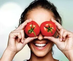 پوست سالم و براق می خوای اما نمی دونی چطور بدستش بیاری؟ این هفت خوراکی معجزه می کنن