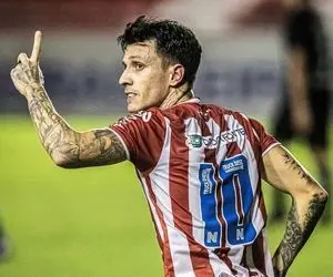 سوپراستار برزیلی به استقلال اوکی داد؛ ادعای سرمربی نائوچیکو