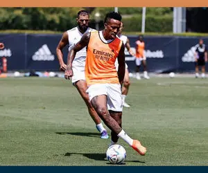 ستاره رئال قراردادش را تمدید کرد!