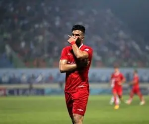 گل محمدی مدافع مورد علاقه اش را پیدا کرد!