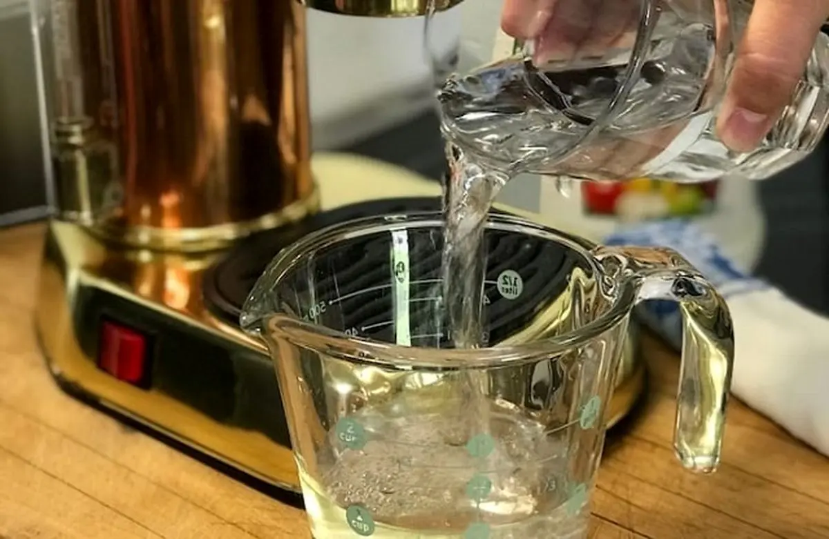 mix-vinegar-and-water-1-1-1