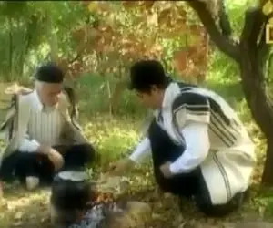 آواز ناب؛ پدر و پسر عشایر دور آتیش چه با سوز آهنگ بختیاری ایرانم رو میخونن فقط خانومه