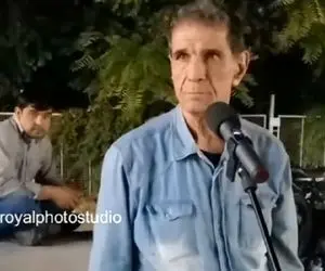 آواز بهشتی؛ مرد جین پوش پارک جلو میکروفن خوند تو عاشق نبودی که درد عاشقا رو بفهمی