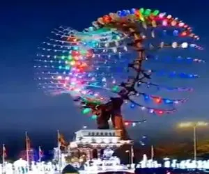 معماری خلاقانه؛ تیربرق اختاپوسی زدن تو میدن شهر رشته هاش باز و بسته میشه خیلی رویاییه