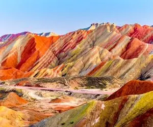 شگفتی های طبیعت؛ این پارک توی چین یه رنگین کمون زمینیه که همه رو محو خودش کرده