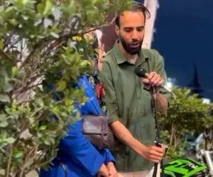 آواز پری؛ مامان مسن که اسمش پری بود اومد کنار خواننده و باهاش تو ای پری کجایی خوند