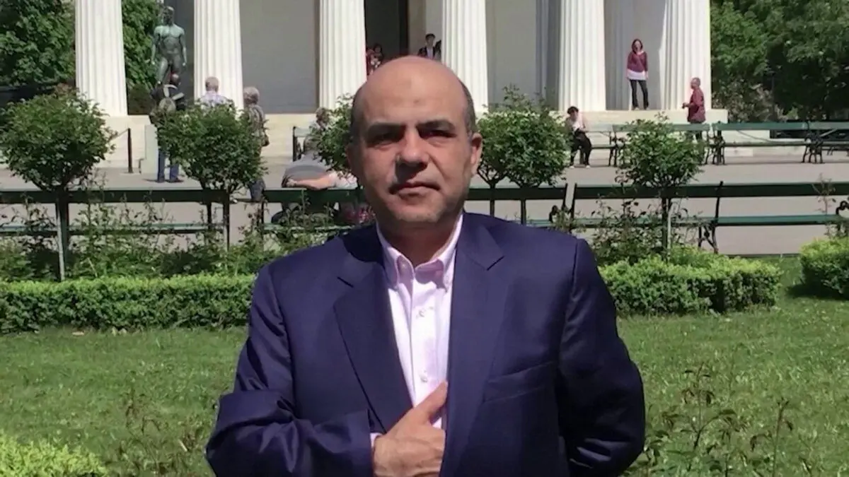 علیرضا اکبری