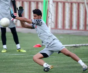 گوهری قراردادش را با پرسپولیس تمدید کرد