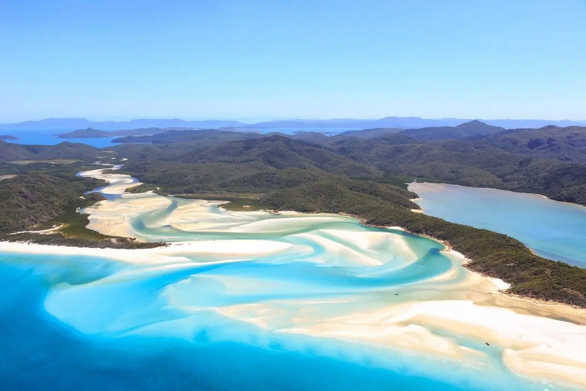 Whitehaven-Beach-Whitsunday-Islands-Australia_GettyImages-625783422