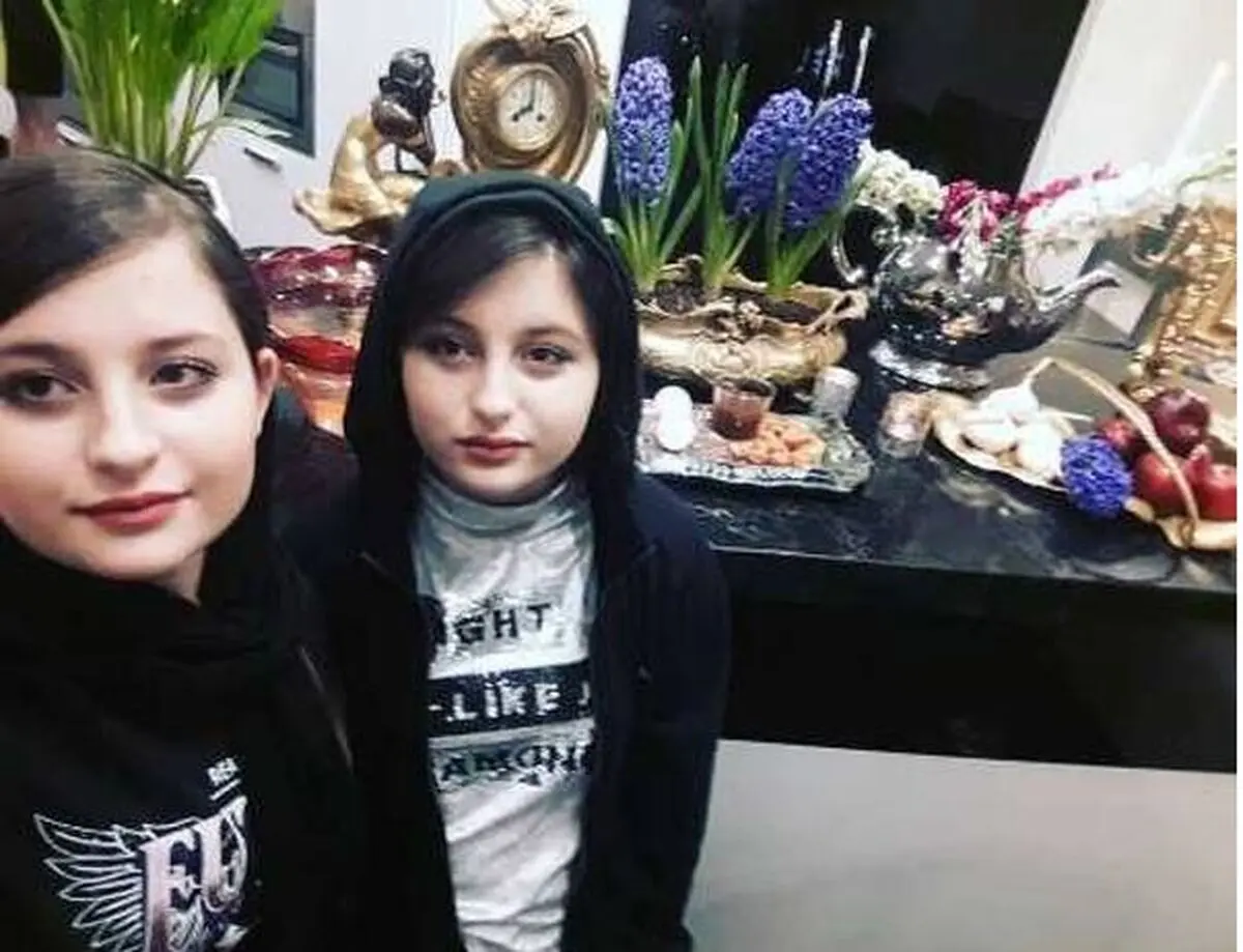 سارا-و-نیکا-در-کنار-سفره-هفت-سین