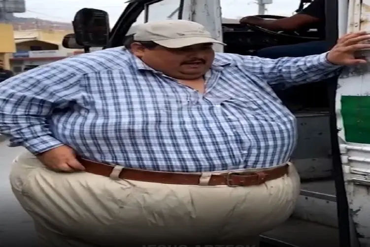 کلیپ اتوبوس سوار شدن مرد هرکول؛ فاجعه ای که اگه یه آدم عاقل اونجا بود اتفاق نمی افتاد
