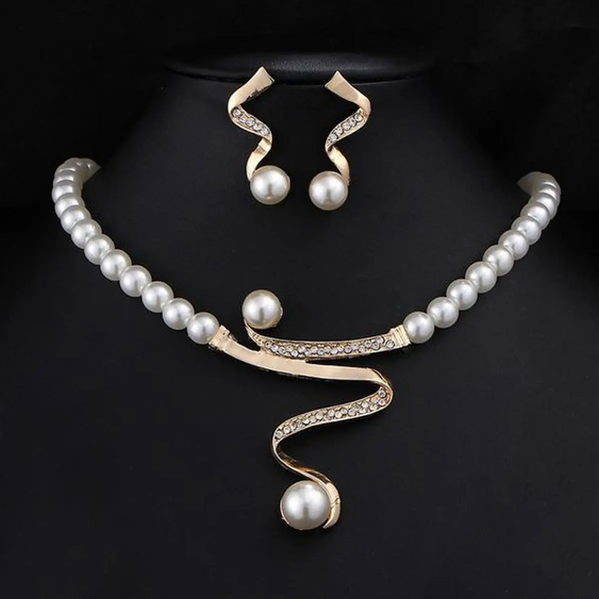 pearl-earring-necklace-and-set-1