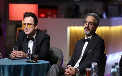 سکانس شاد/کتک مفصلی که حامد آهنگی خورده باعث از حال رفتن معلم شده/پشت سر هم چک خورده